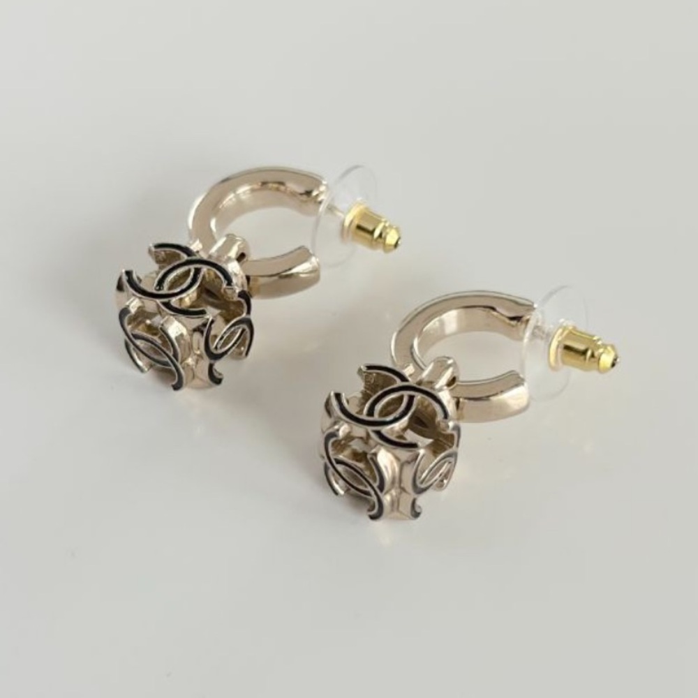 ✨ CHANEL Champagne Gold CC Cube Hoop Earrings
